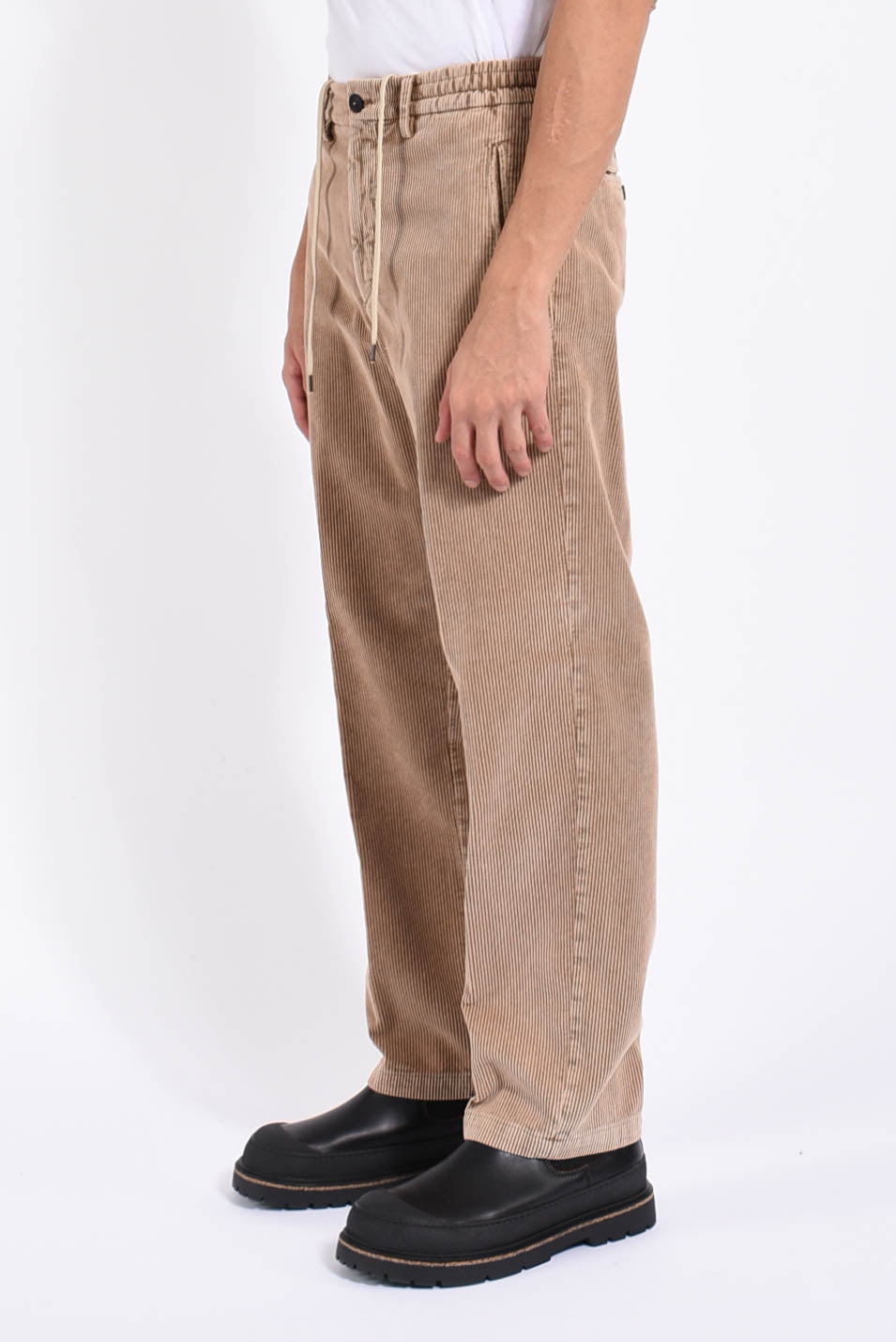 Pantaloni rudy in velluto a coste