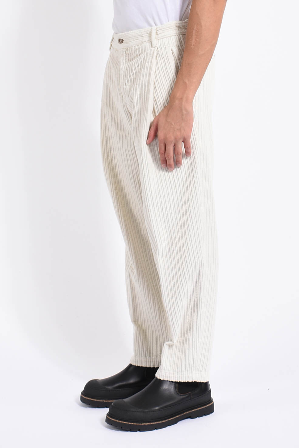 Pantaloni manhattans in velluto a coste