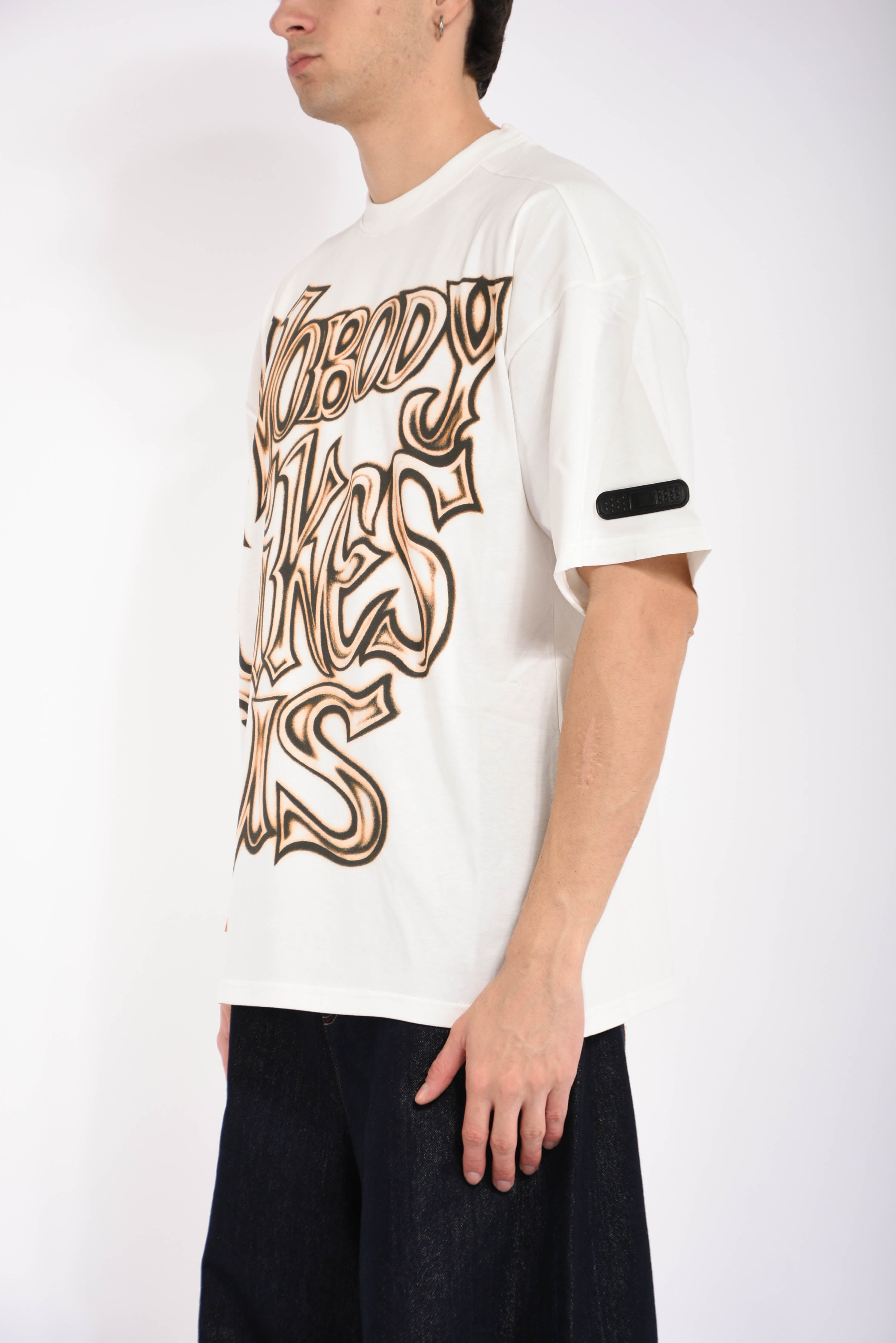 T-shirt THE BOY NOBODY LIKE US