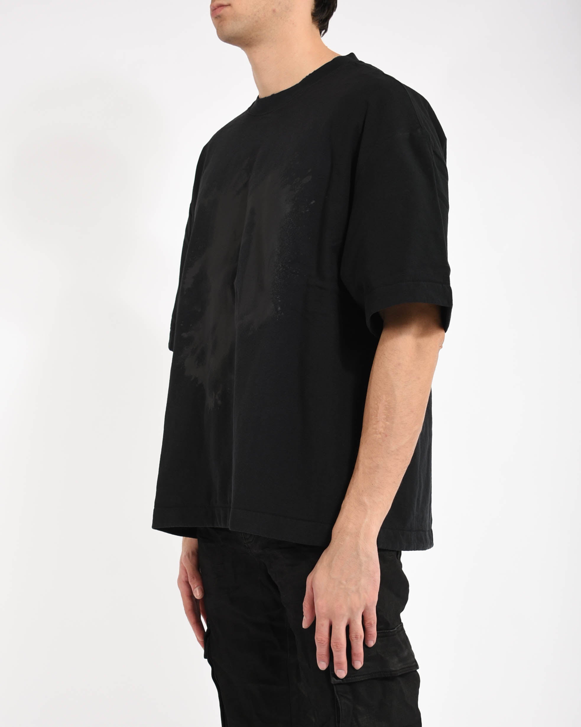 t-shirt dust