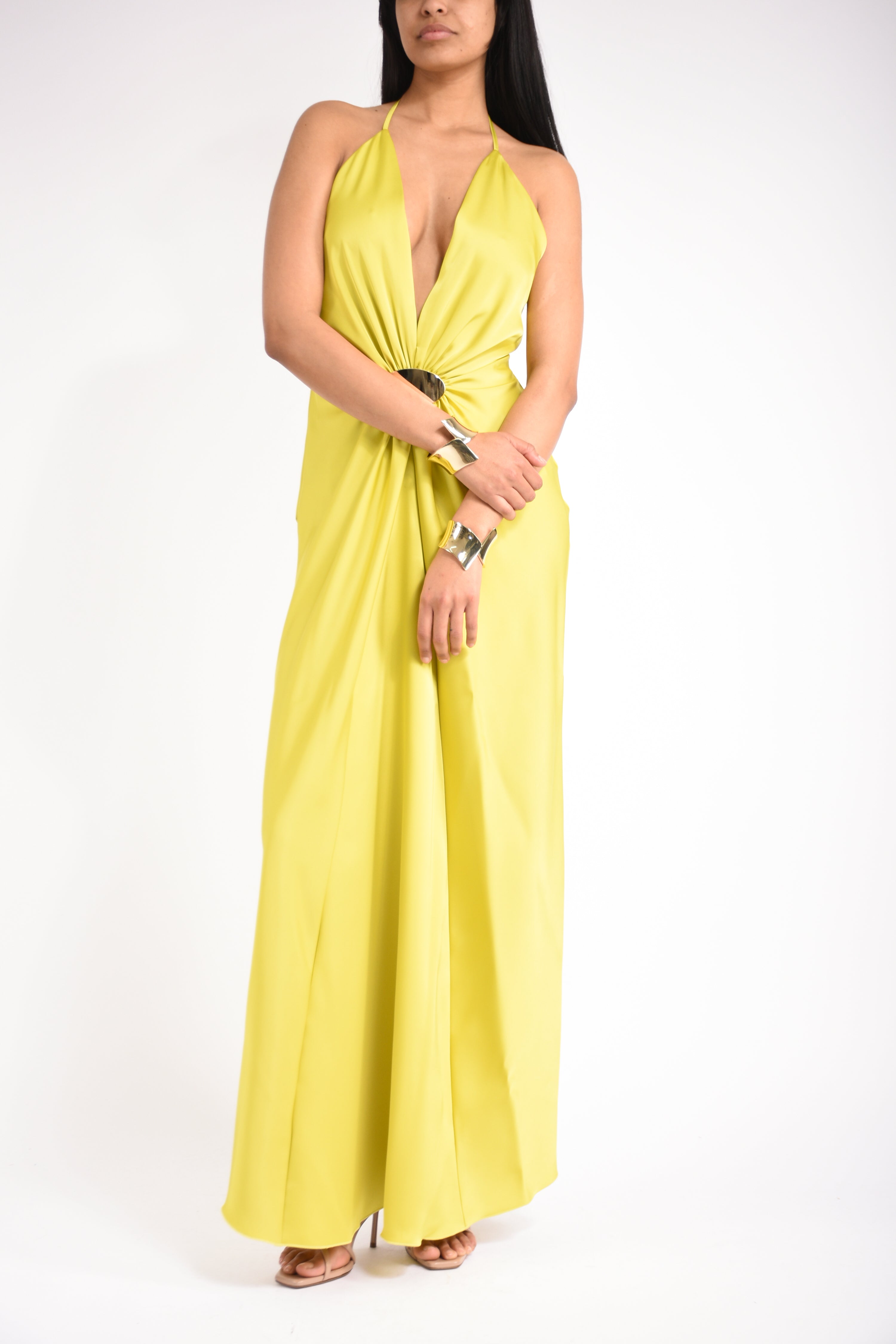 Abito lungo con scollo