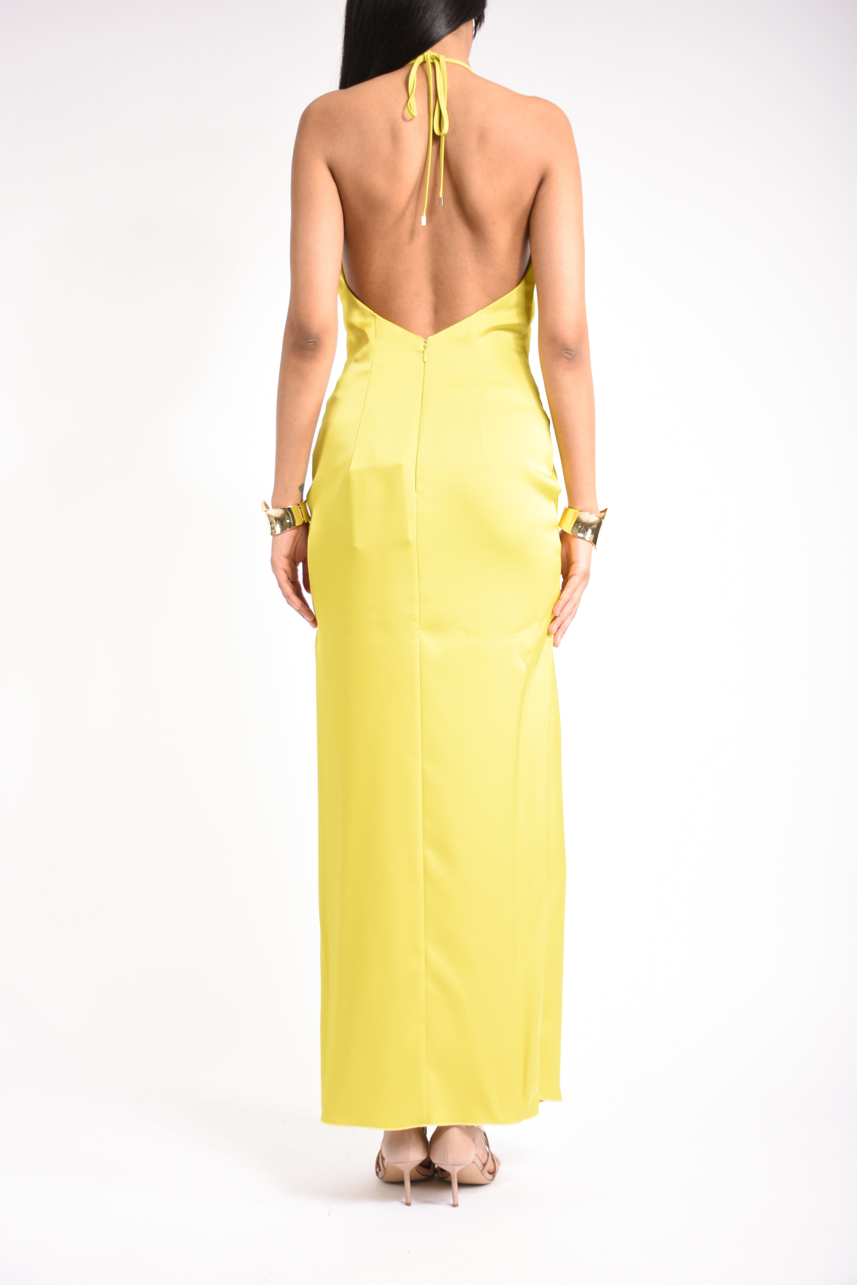 Abito lungo con scollo