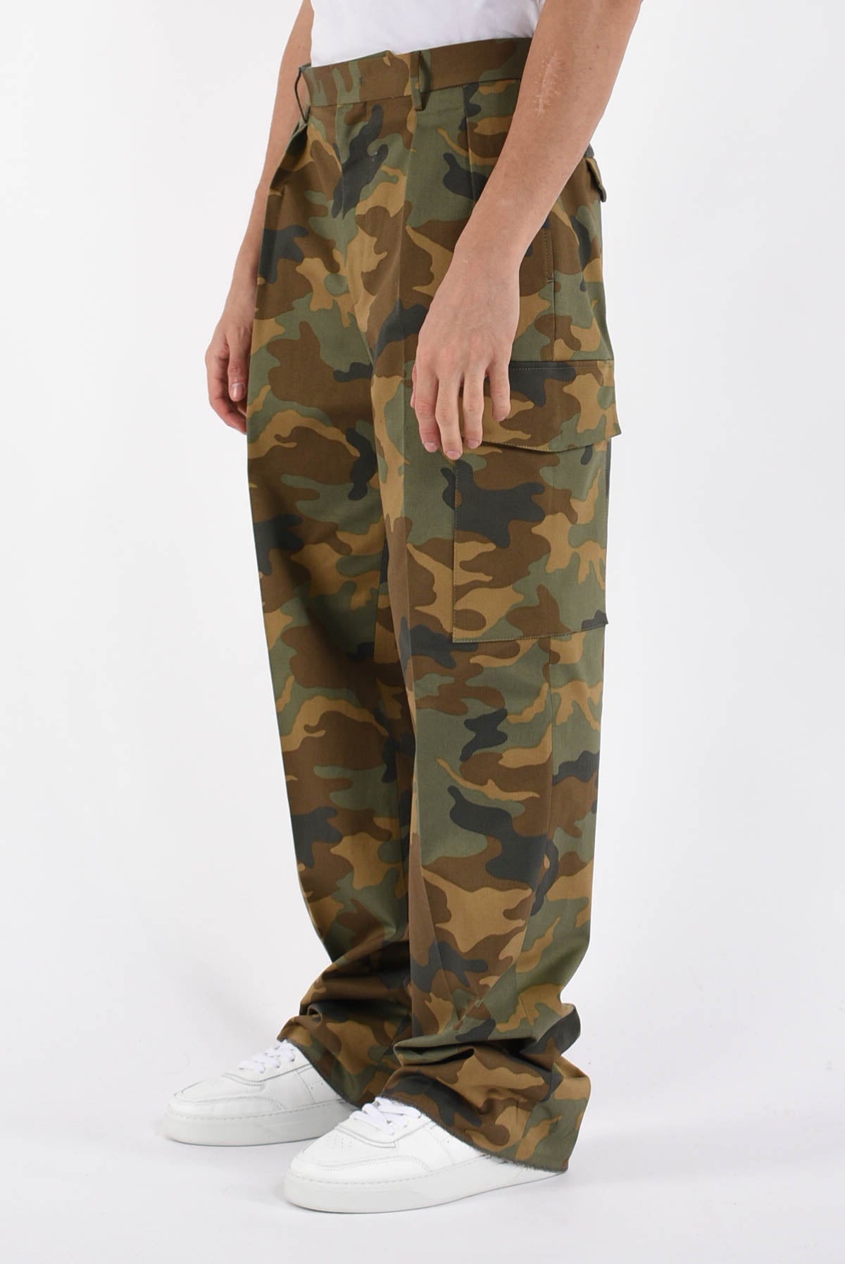 Pantaloni camo in cotone