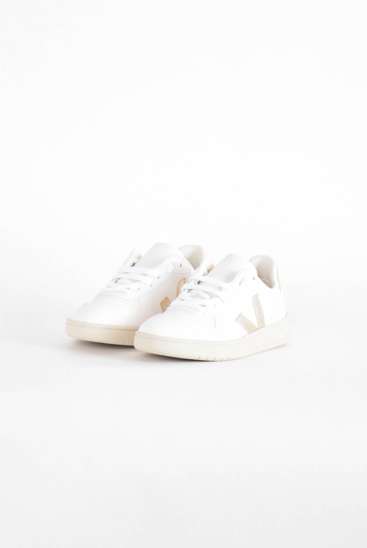 VEJA sneakers in pelle modello v-10